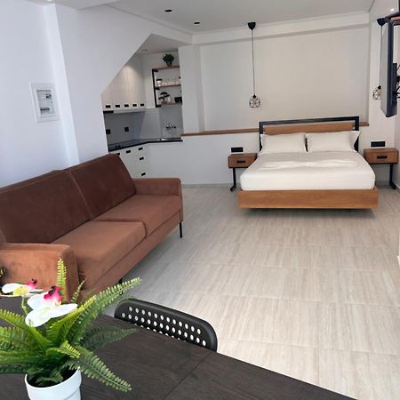 Crown Apartment Sarandë 外观 照片