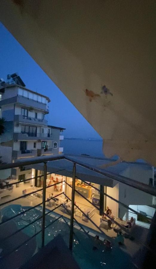 Crown Apartment Sarandë 外观 照片