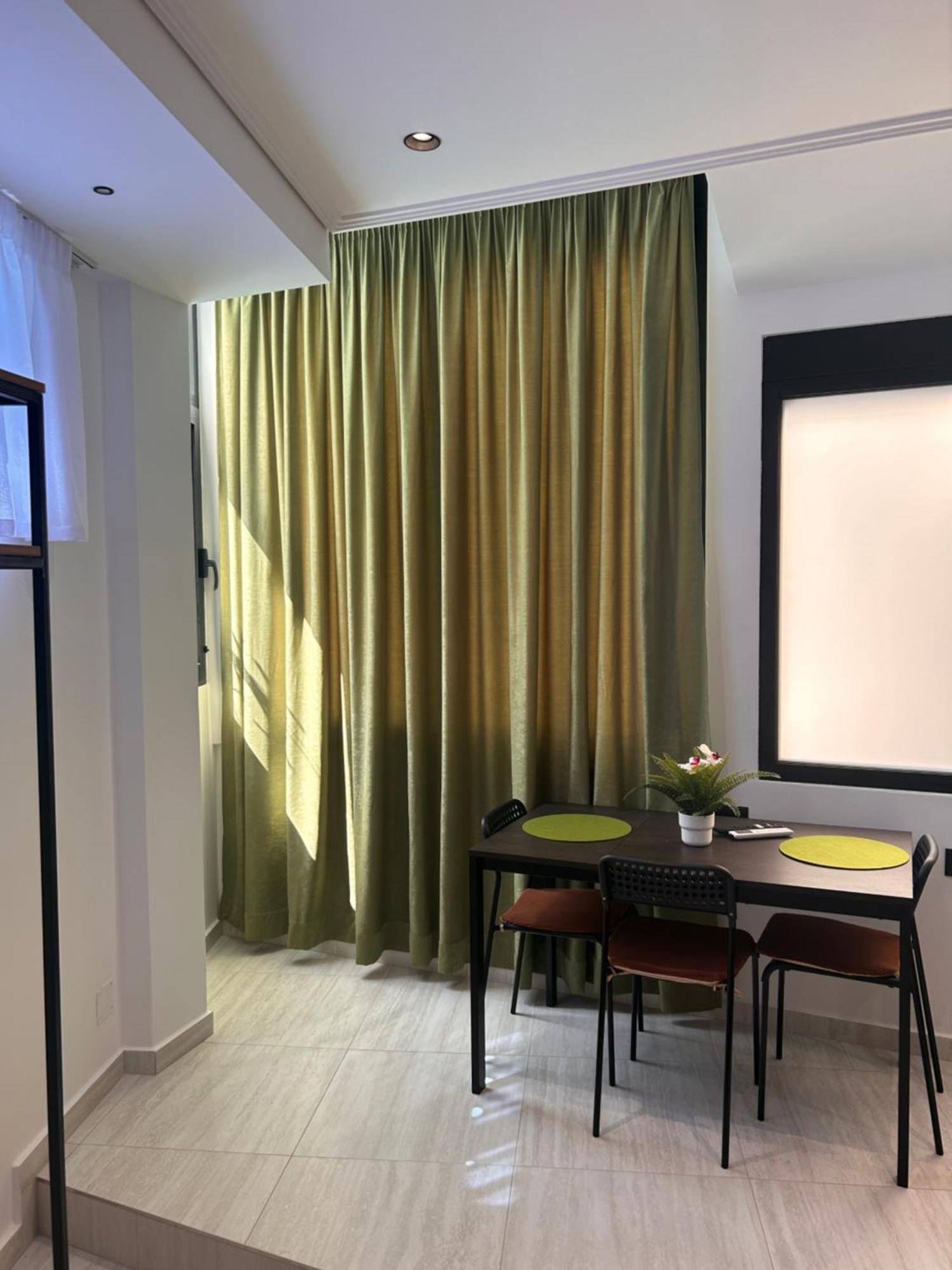 Crown Apartment Sarandë 外观 照片