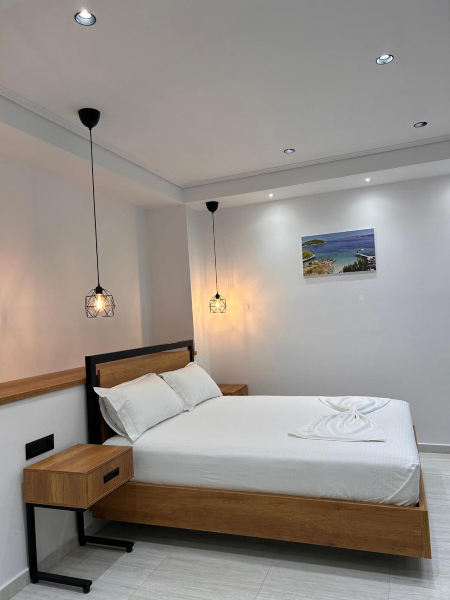 Crown Apartment Sarandë 外观 照片